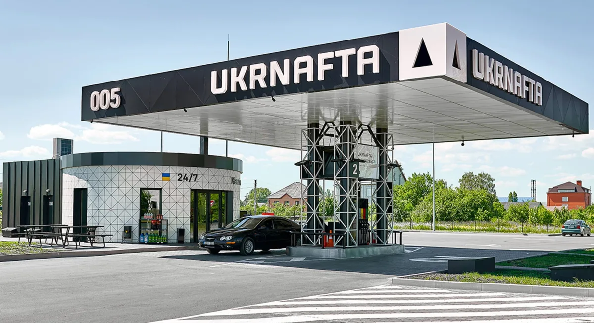 Мобільні АЗК в Україні: як Укрнафта адаптується до знищення заправок
