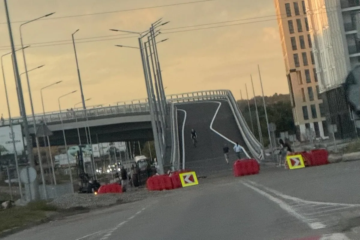 Крива розмітка на новому мосту Івано-Франківськ: навіщо вона потрібна