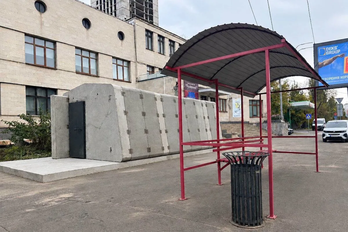 Мобільні укриття у Києві: де знаходяться і як вони облаштовані